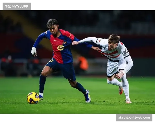 西甲多支球队增加混合防守专项训练，提升球员位置调整能力